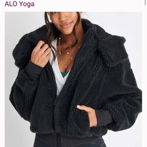 ALO Yoga - black foxy Sherpa jacket